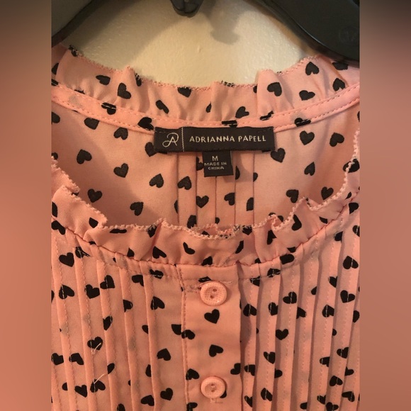 Medium Pink Hearts Adrianna Papell Blouse Top new but without tags - Picture 2 of 3
